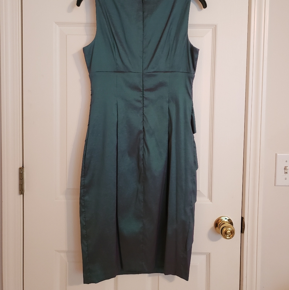 Formal Dress with Side Ruching - Chic, Tailored, Fashionista, Luxury - Picture 3 of 5